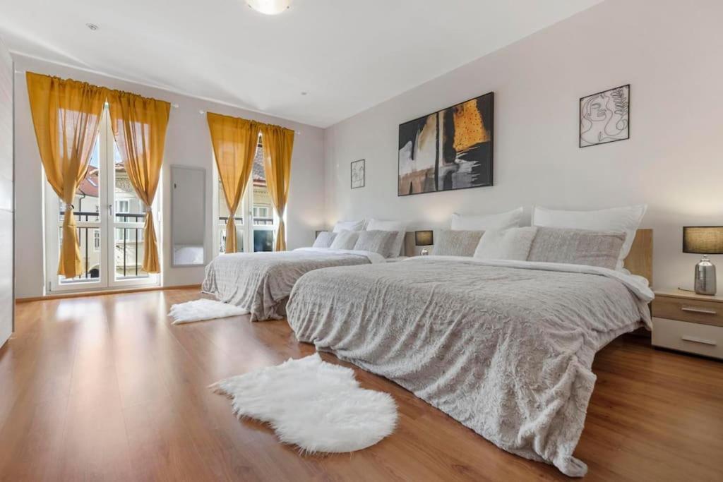 Exclusive Apartment In Centre Μπρατισλάβα Εξωτερικό φωτογραφία