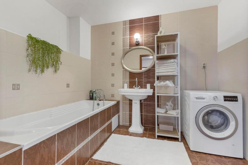 Exclusive Apartment In Centre Μπρατισλάβα Εξωτερικό φωτογραφία
